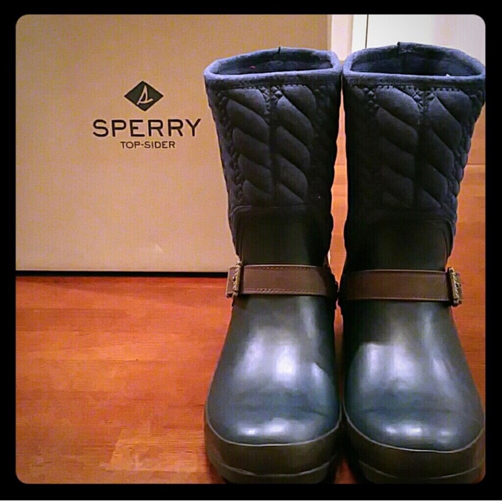 Women’s sperry boots